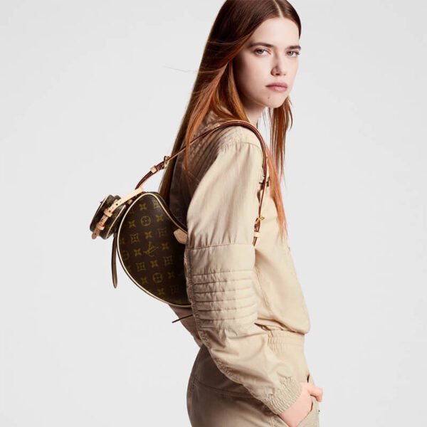 02A08EF9-E460-8D54-4E41-52CEC44DAA23.jpg Louis Vuitton Monogram Canvas Croissant MM M46828