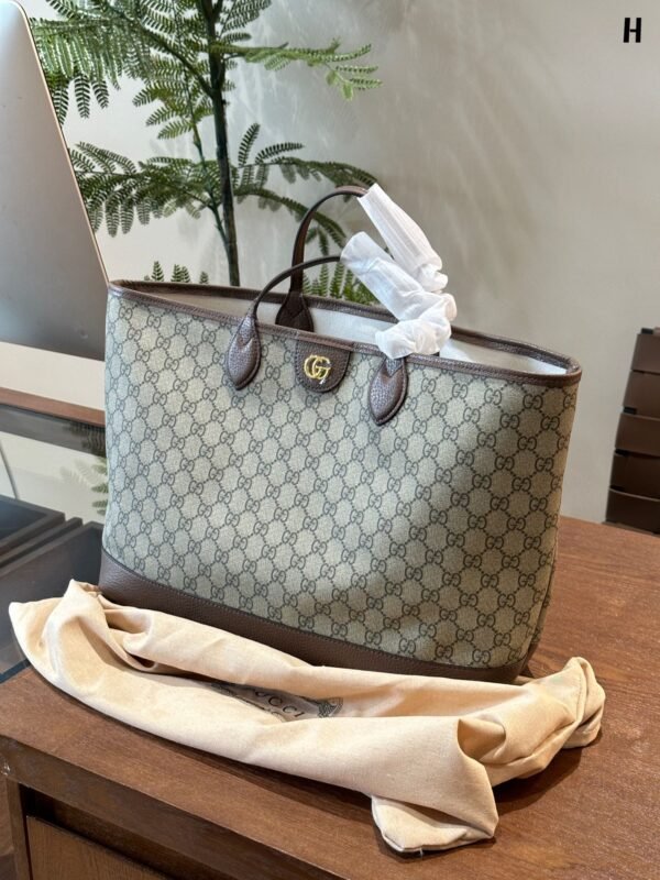 02DB7B32-D392-0C31-A9E6-1621AEFC5E04.jpg OPHIDIA LARGE TOTE BAG