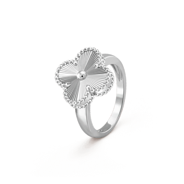 02EBEC8D-3776-0495-A95D-1A2B8B209E85.png Vintage Alhambra ring