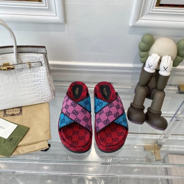 0AB7F235-5271-3B72-99EB-8973F4AE7D4A.jpg GUCCI Women's Platform Slide Sandal