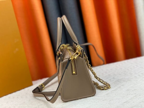 Louis Vuitton OnTheGo East West M23641