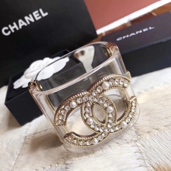 0E90FA6D-2817-BCB3-0C6E-EDB28D496EBF.jpg jewelry1