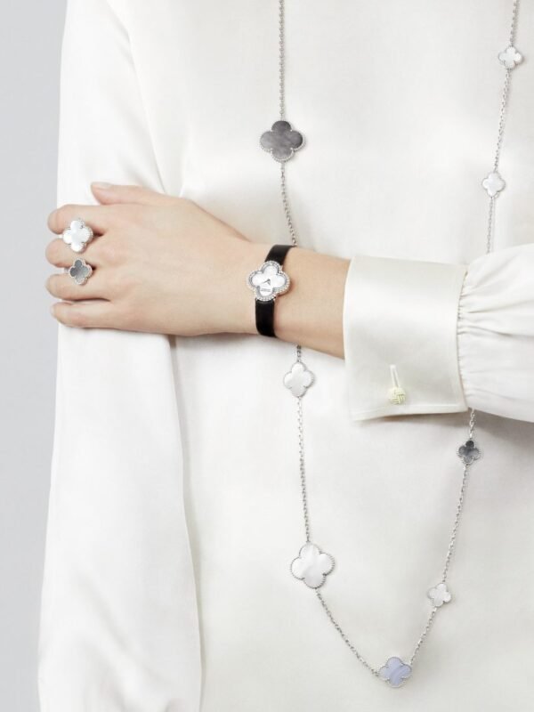 Magic Alhambra long necklace, 16 motifs