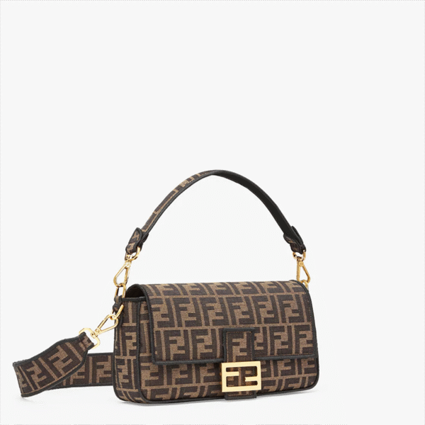 112208C9-D8F0-2DFC-5A9A-0891BE6CB48E.png Fendi Baguette Medium