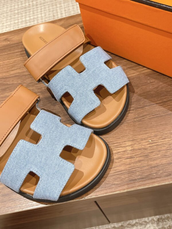 14E1790E-A011-EF36-AB19-2A0FE78B85AF.jpg Hermes Unisex Chypre Sandal