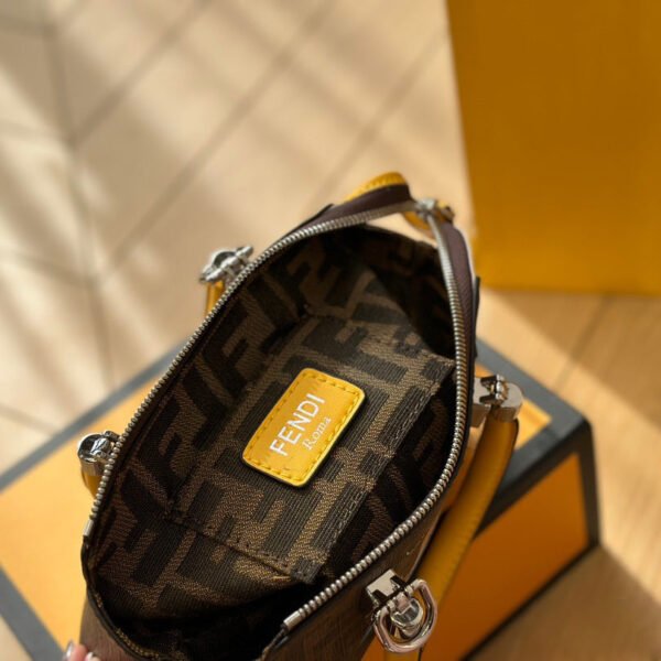 16A9861F-A4F0-6A7F-9EB2-293EFA3498D2.jpg Fendi By The Way Mini