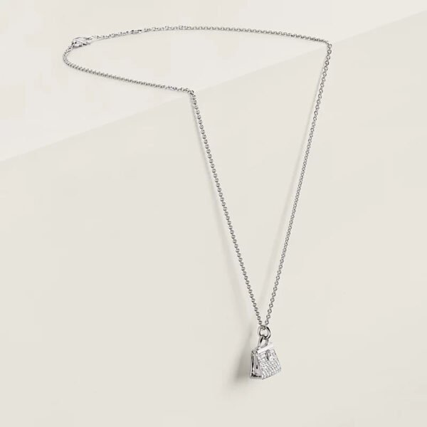 191A14F8-E249-F64D-5634-04249DC23AF5.jpg Amulettes Kelly pendant