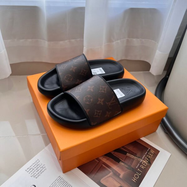 Louis Vuitton Unisex Pool Pillow Comfort Sandal