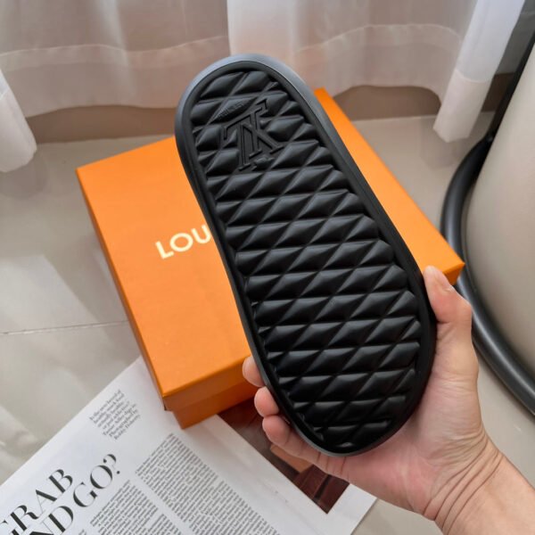 Louis Vuitton Unisex Pool Pillow Comfort Sandal