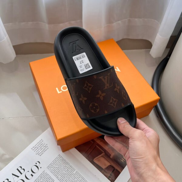 Louis Vuitton Unisex Pool Pillow Comfort Sandal