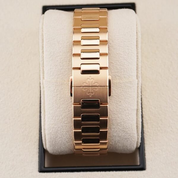 20251121-162826 Patek Philippe Nautilus 7118/1R-001