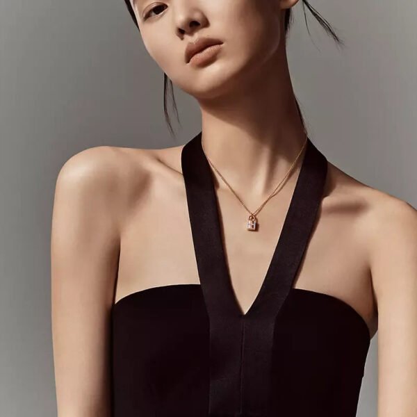 Kelly Cadenas pendant