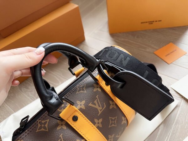 Louis Vuitton M46687 Keepall Bandouli&egrave;re 25