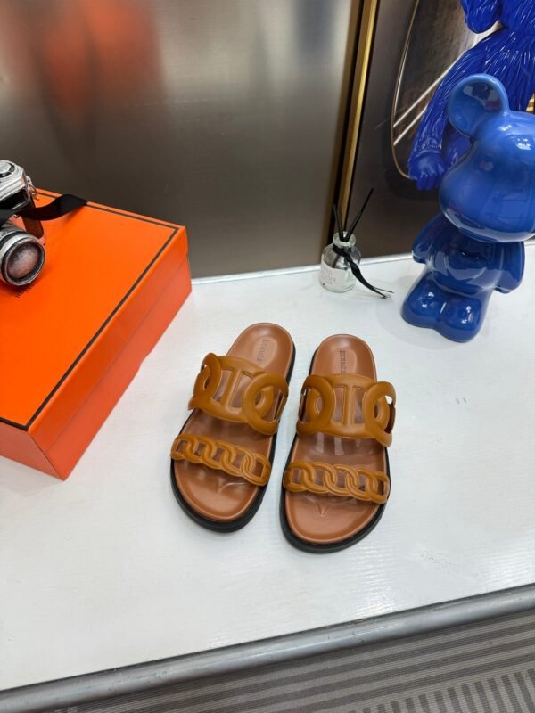 2994C20A-EC8F-3F7D-8C90-0A092711247C.jpg Hermes Women's Extra Sandal