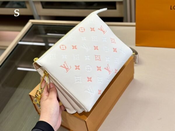 Louis Vuitton M22398 Coussin PM