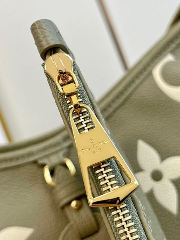 Louis Vuitton M46672 CarryAll PM