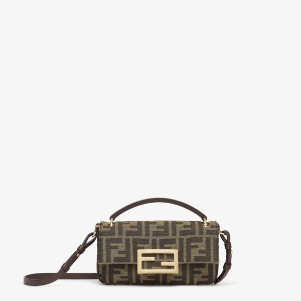 2F40EB48-A0C6-1245-31A5-EADB869ACB9A.png Fendi Baguette Phone Pouch