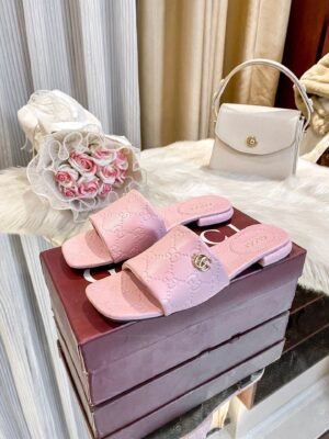 35D61ECD-7E3D-9296-96D7-DB986550EB26.jpg GUCCI Women's Platform Slide Sandal