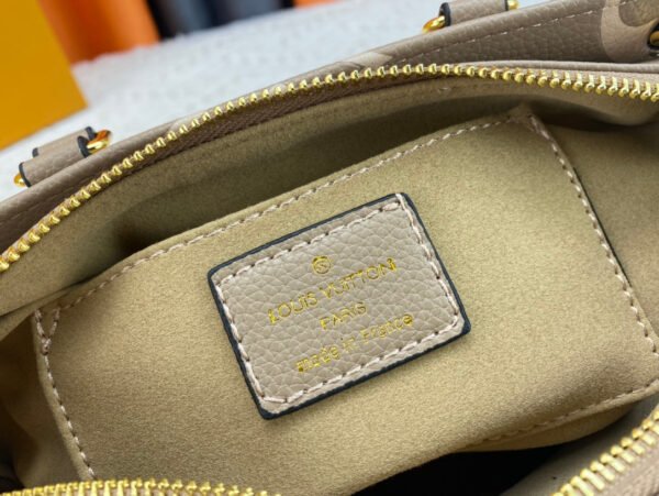 Louis Vuitton OnTheGo East West M23641