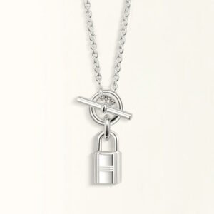 Kelly Cadenas pendant