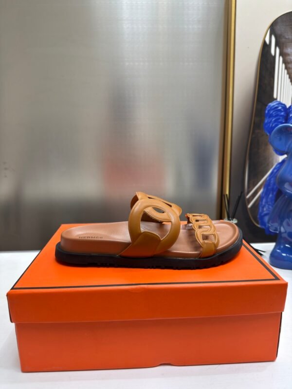 3DFBFA05-FB81-8692-1B0A-B8329892CE60.jpg Hermes Women's Extra Sandal