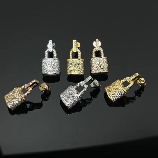 3E04D749-91CF-396A-4CDD-5E3F9B644CCE.jpg Lock It Padlock Pendant, White Gold and Pavé Diamond - Gold