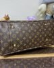 3E4F2437-FE8E-F036-7700-9AF6E9186E48.jpg Louis Vuitton Artsy MM M40249