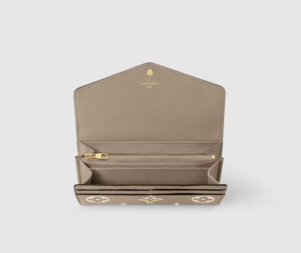 Sarah Wallet M81049