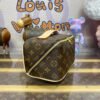 Louis Vuitton Toiletry Bag M11750