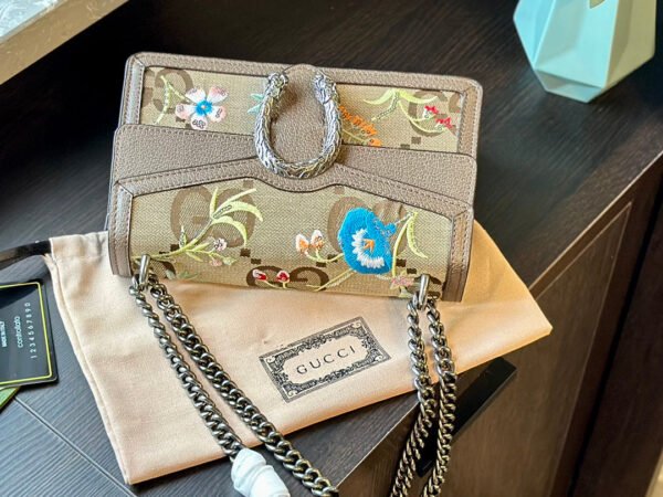 4744675E-6DE5-EA2E-4EF7-6F9D2CBA4252.jpg Small Dionysus Jumbo Shoulder Bag