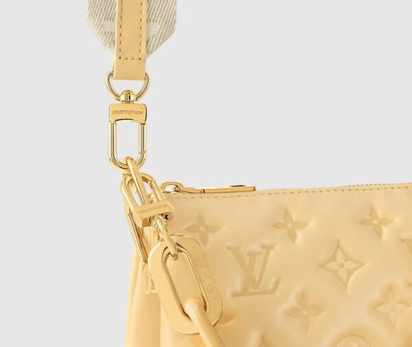 49175BC4-B074-CB6D-E2D0-33AB6494C830.jpg Coussin PM M25112