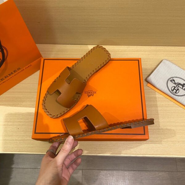 4975EB2C-1EE0-9929-7D0D-7719943ECCA2.jpg Hermes Women's Oran Sandal