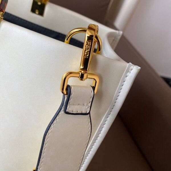 499B2E3C-06D1-9452-B6F1-36AF97DC13C6.jpg Fendi Sunshine Medium