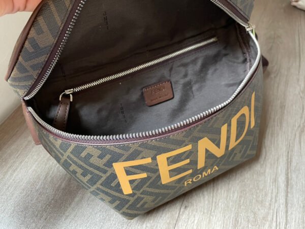 4B5ABC79-82A4-D522-E0D7-B4765B3335DB.jpg Fendi Belt Bag
