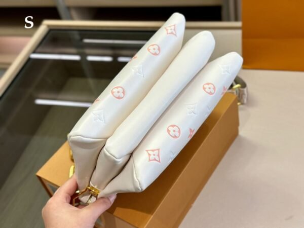 Louis Vuitton M22398 Coussin PM