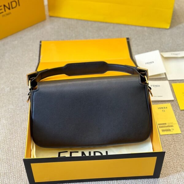 Fendi Baguette Medium - Black