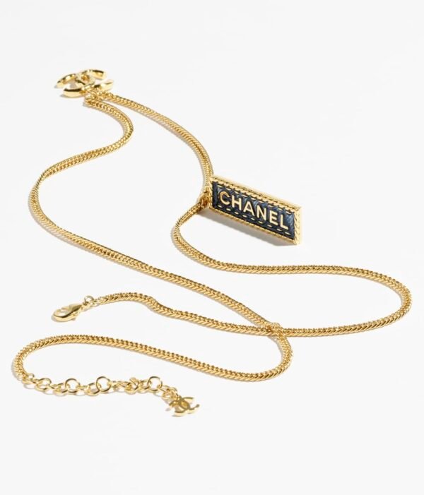 52170979-8AE8-064D-3C79-3ED9309AE41A.jpg LONG PENDANT NECKLACE