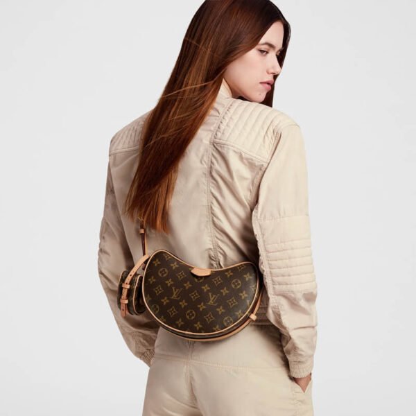 549E9179-9388-BDCD-A9B4-82A88CB0C9A2.jpg Louis Vuitton Monogram Canvas Croissant MM M46828