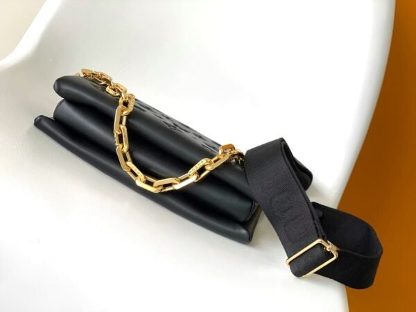 Louis Vuitton M21260 Coussin PM