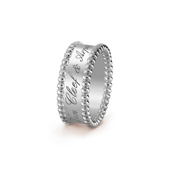5988639C-FD3B-9449-FA8D-22A2DC84E6F3.png Perlee signature ring