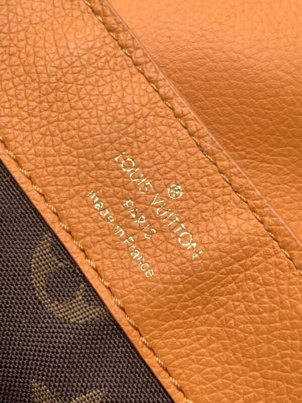 Louis Vuitton M25048 Dauphine Soft MM