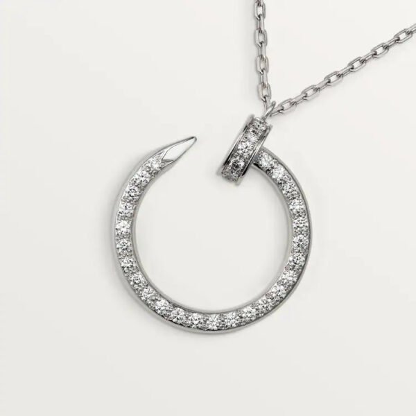 5B8F26BC-2236-D0B2-F850-9E36D5C109D2.jpg JUSTE UN CLOU NECKLACE