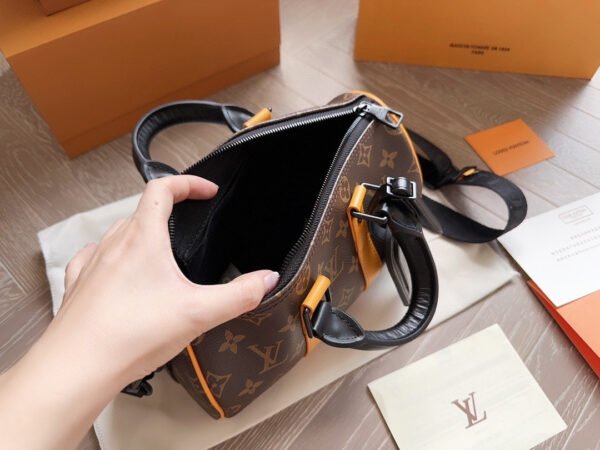 Louis Vuitton M46687 Keepall Bandouli&egrave;re 25