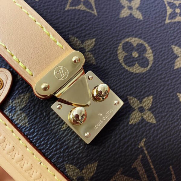 5FB2348F-B72E-166F-B37A-B38A4806E8CE.jpg Louis Vuitton M46815 Side Trunk PM