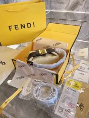 6316C4A3-B084-00EC-D493-0569B6E5E0FE.jpg Fendi Baguette Bag