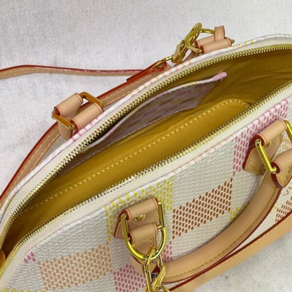 6335BD1F-113E-E6A2-CF9C-C59D2CEC65C2.jpg Louis Vuitton Alma BB N40516