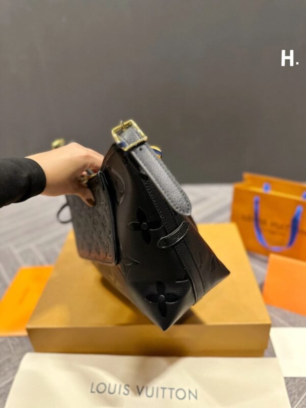 Louis Vuitton M46288 CarryAll PM