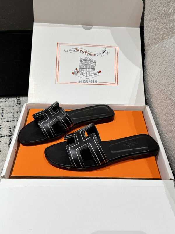 Hermes Women's Oran Sandal