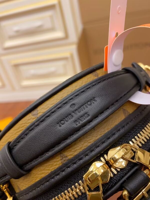 686B5187-55E4-C8F8-7701-9BA8CD54CE45.jpg Louis Vuitton Mini Boite Chapeau M68276