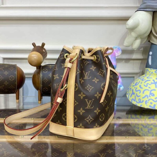 Louis Vuitton No&eacute; BB M46983